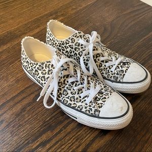 Leopard print converse